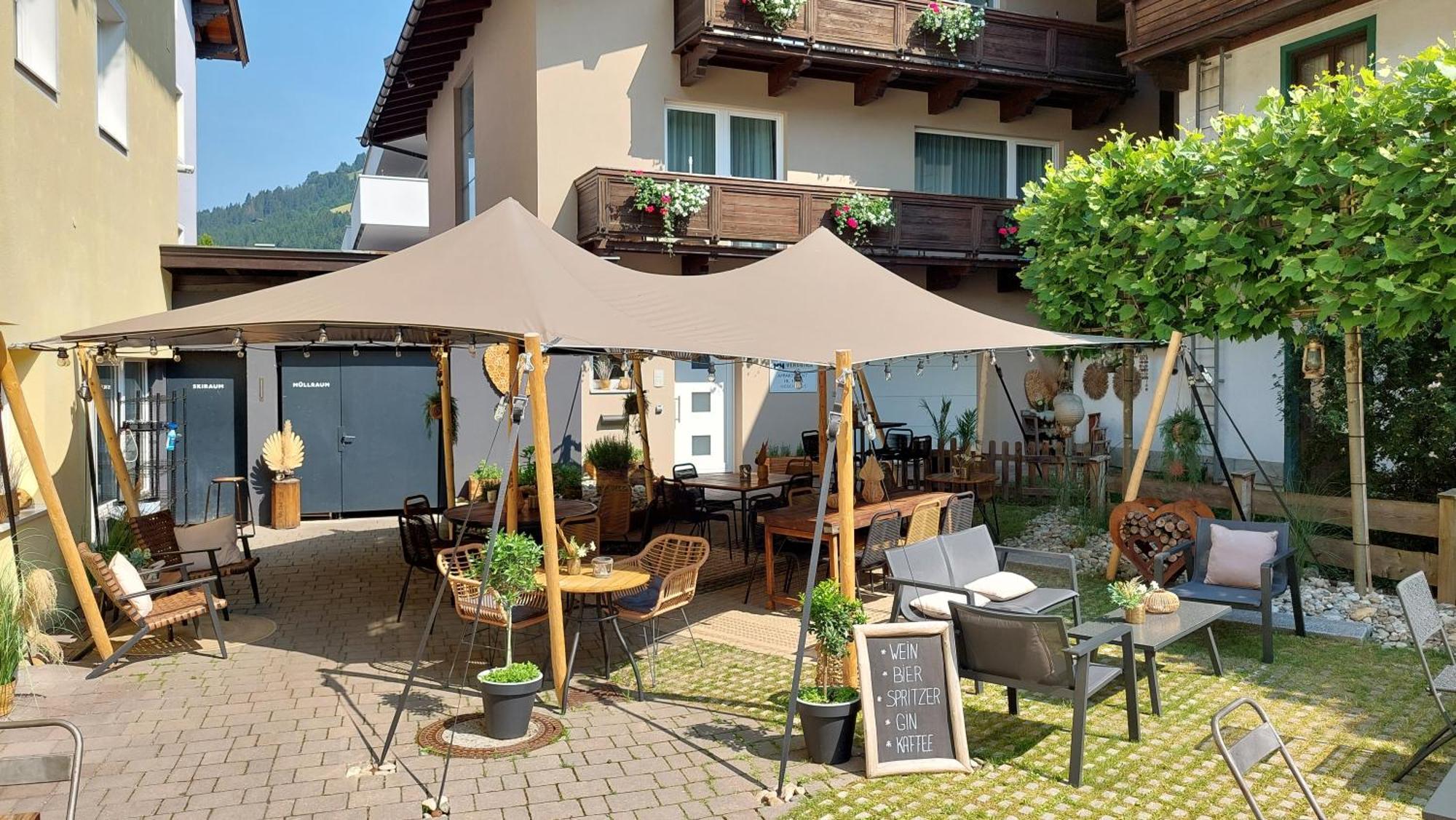 Haus Veronika - By Miha Apartment *